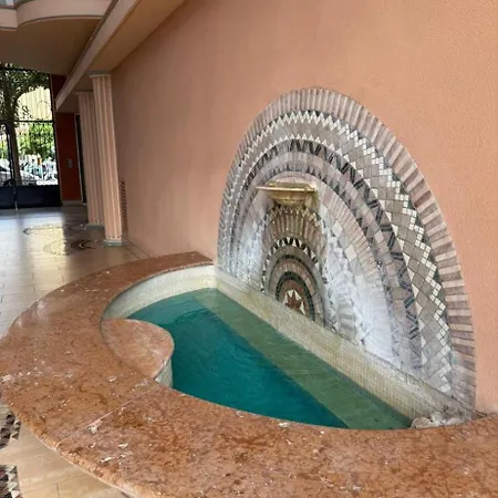 Nostro Casa דירה מנטון