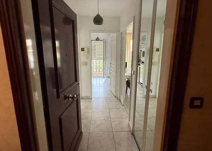 Nostro Casa מנטון